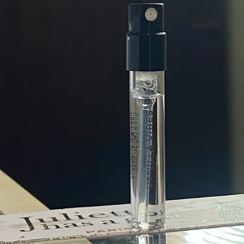 Juliette Has a Gun Vanilla Vibes Sample Spray - Clear